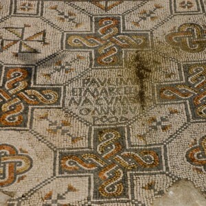 Il mosaico paleocristiano della basilica della Corte.