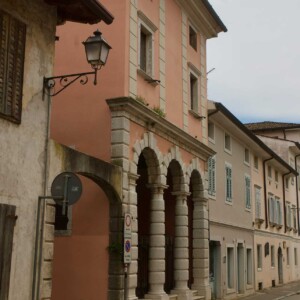 La Loggia dei Mercanti di Gradisca d’Isonzo, di evidente impronta veneta.