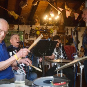 Non mancano nelle <i>privade</i> e nelle <i>osmizze</i> autentici momenti di festa.