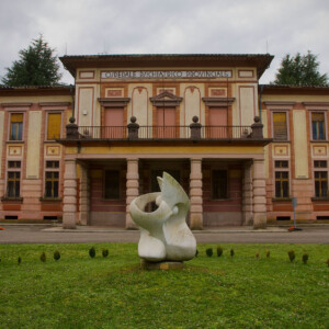 L’ex Ospedale psichiatrico di Gorizia, nel Parco Basaglia, a ricordo del medico veneziano Franco Basaglia che qui cominciò la sua rivoluzione della salute mentale.